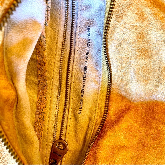 Envelope Purse with dust bag . 15” wide. 10” wide. Matt and Nat. - Picture 5 of 5